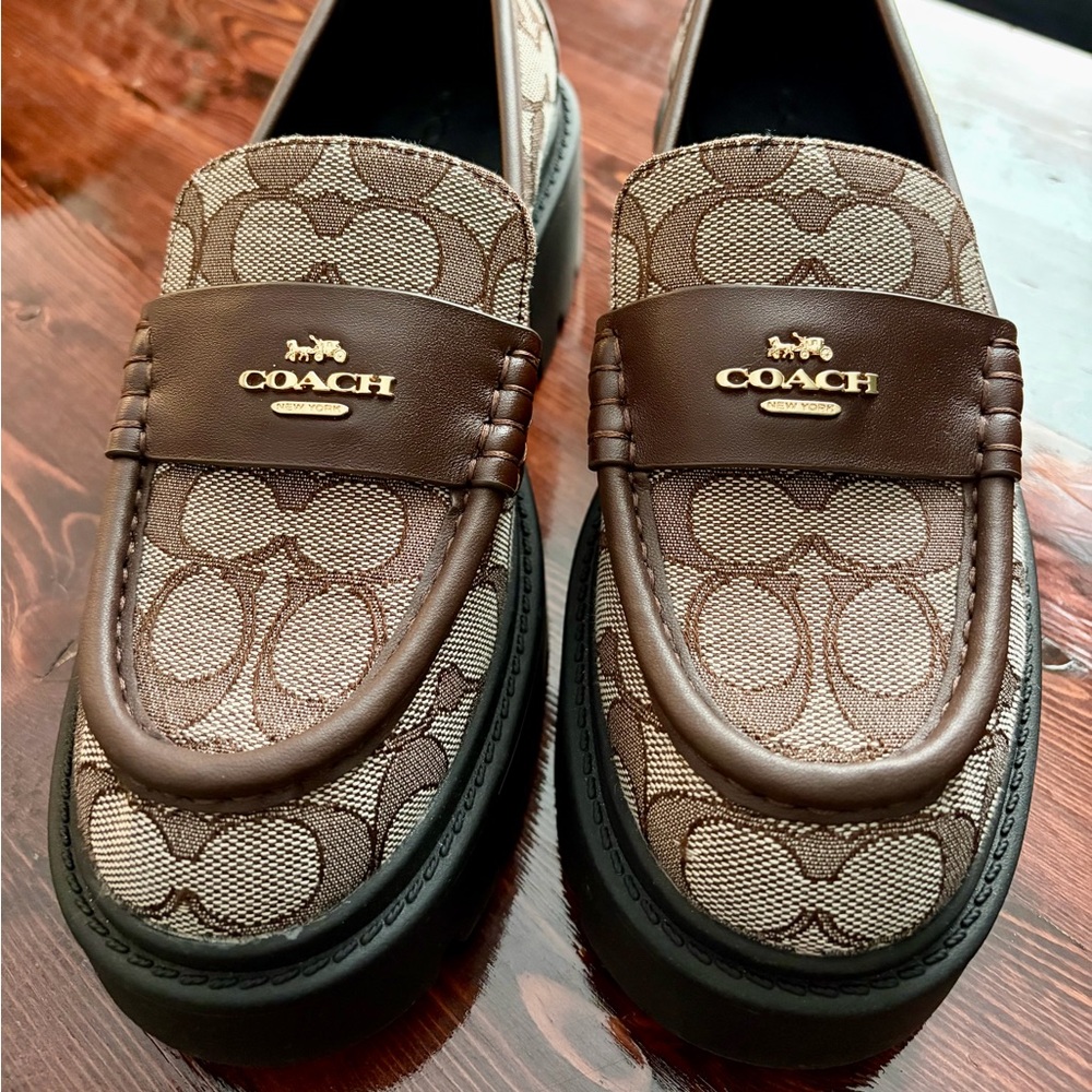 Coach “Lucy Loafers” - Picture 4 of 10